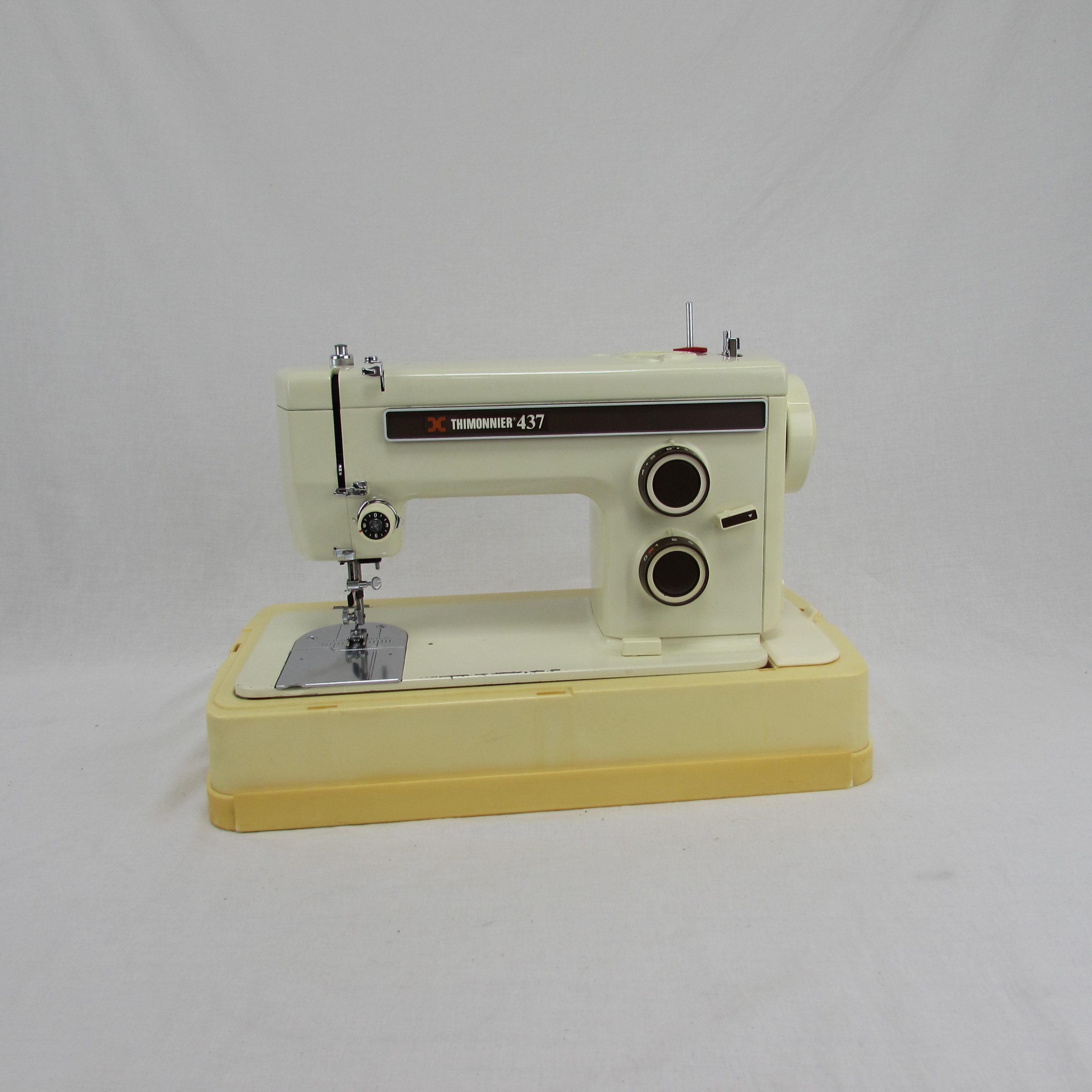 THIMONNIER 437 C – Machine à Coudre d’occasion